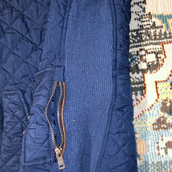 Vest - Picture 2 of 4